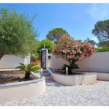 Rigaous - St. Raphael Hotel 4*